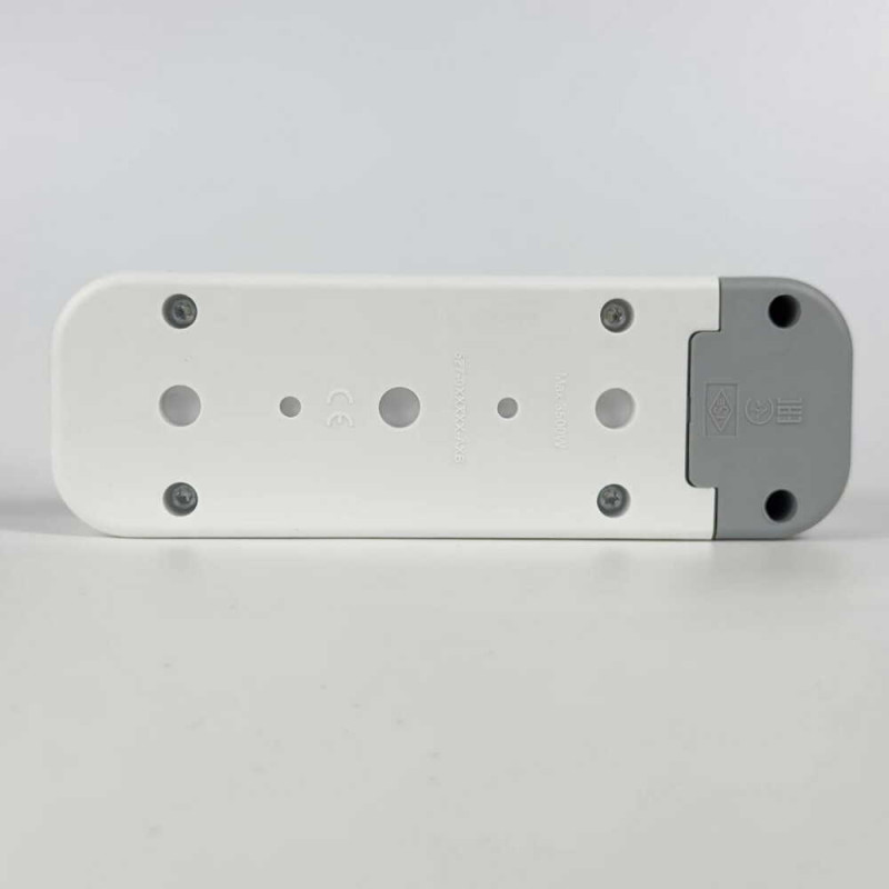 Колодка EL-BI 3-я с заземлением шторки и выключателем Myra ( 527-010200-302 )