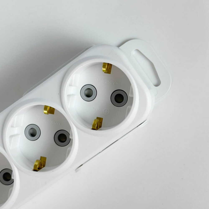 Колодка EL-BI 4-я с заземлением со шторками Myra ( 527-010200-401 )