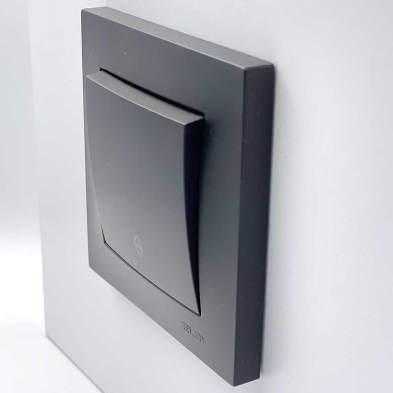 Выключатель одноклавишный проходной ELBI VEGA матовый черный (510-014800-209)