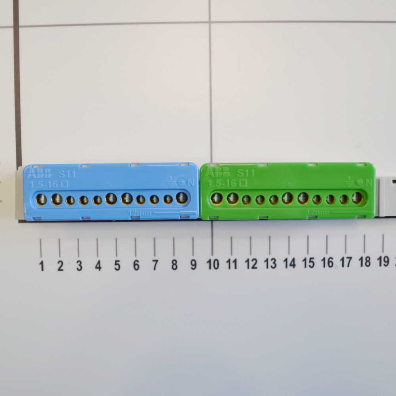 Бокс пластиковый АББ Mistral на 12 модулей внешний IP65 ( 1SLM006501A1202 )