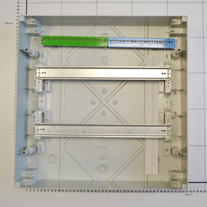 Бокс пластиковый АББ Mistral на 36 модулей внешний IP65 (2 ряда) ( 1SLM006501A1205 )