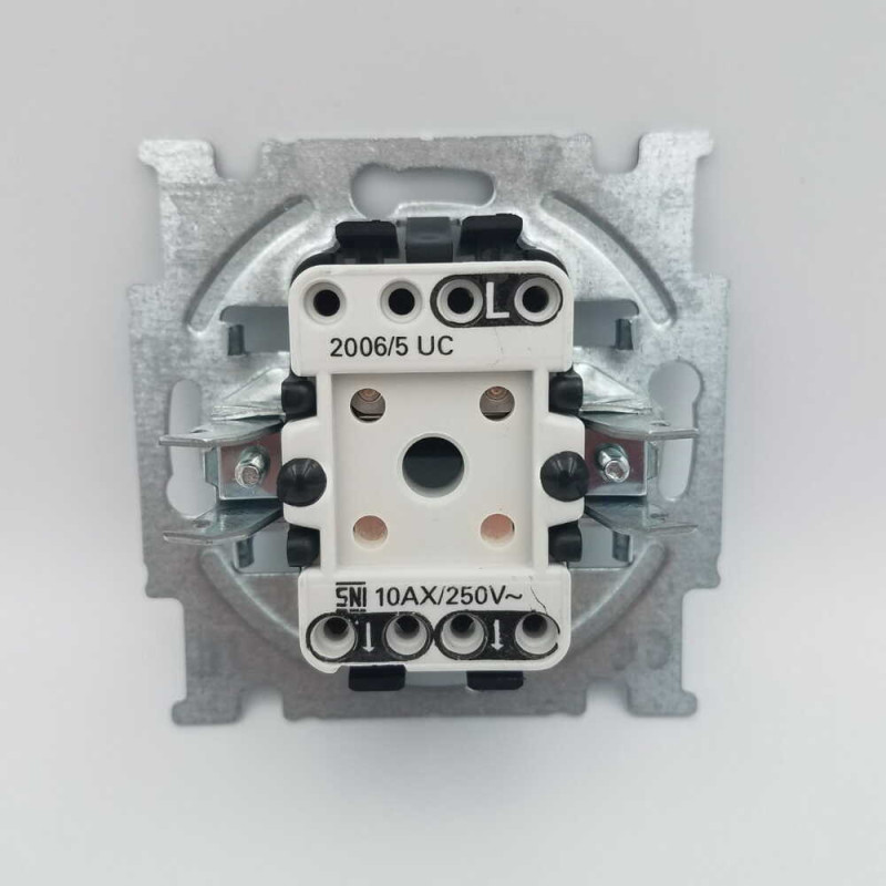 Вимикач  Basic55 сл.кість 2-кл (б/р) (2006/5 UC-92-507) 2CKA001012A2148