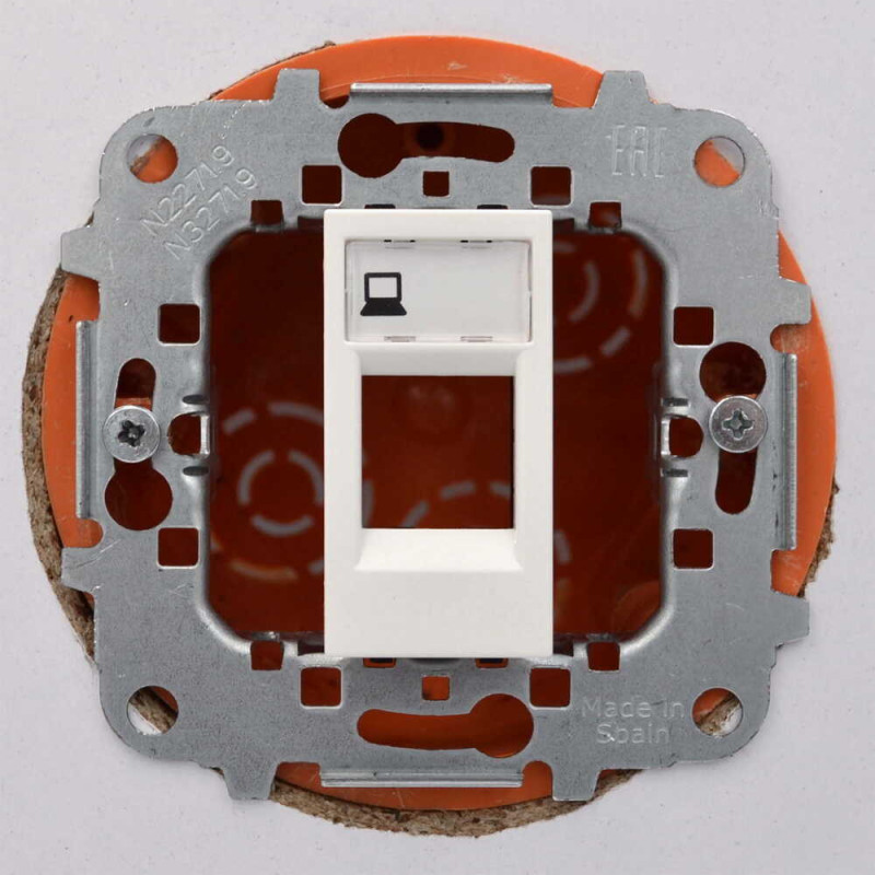 Центральная плата Zenit ТФ/К белая 1-мод. (2CLA211810N1101)