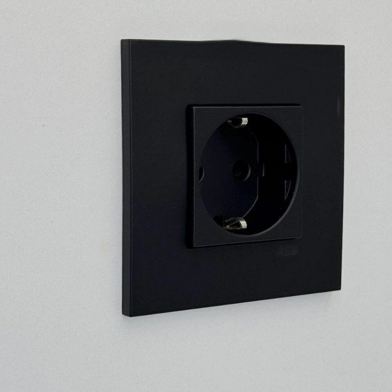 Розетка Zenit черный мат 1-я с заземлением и защитными шторками ( 2CLA228800N1501 )