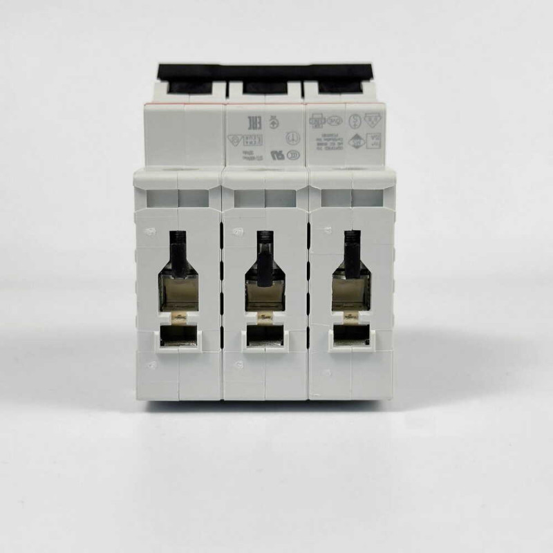 Автоматический выключатель ABB 6кА S203-C10 ( 2CDS253001R0104 )