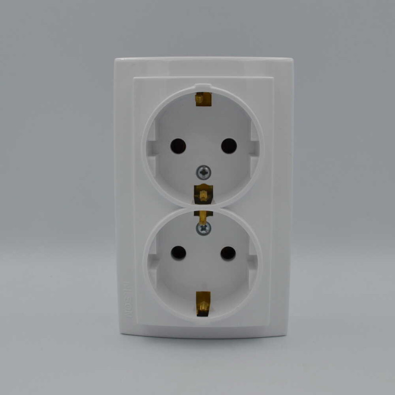 Розетка Nilson Themis белая 2-я с заземлением ( 26111025 )