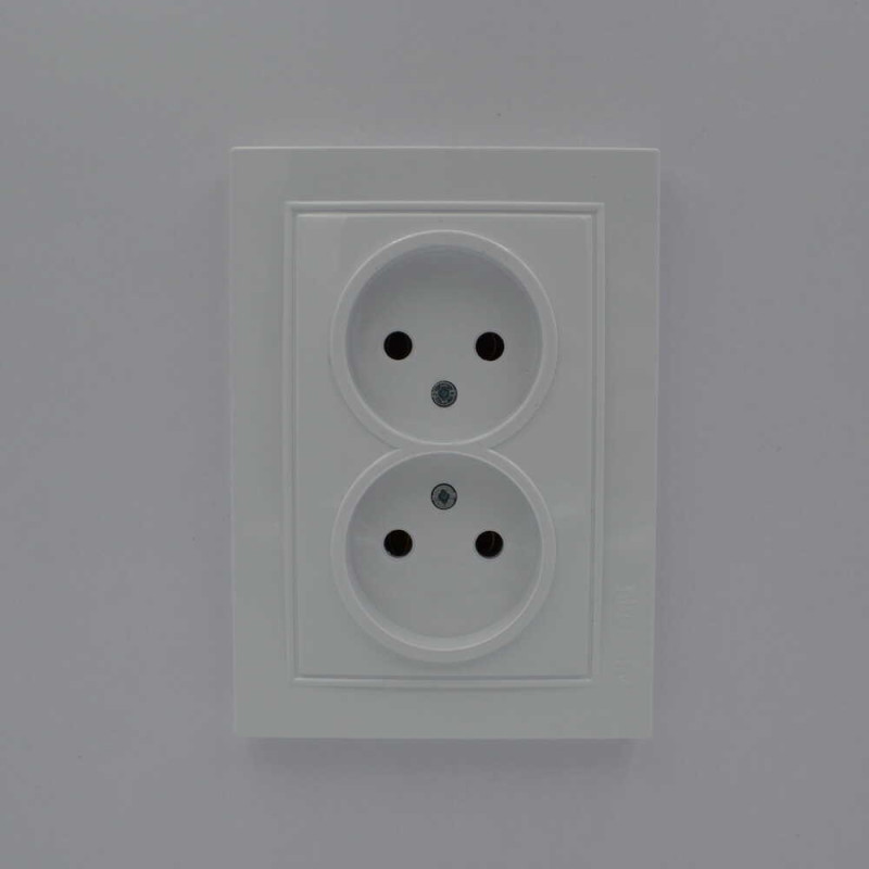 Розетка двомісна б/з NILSON Thor біла 27111024