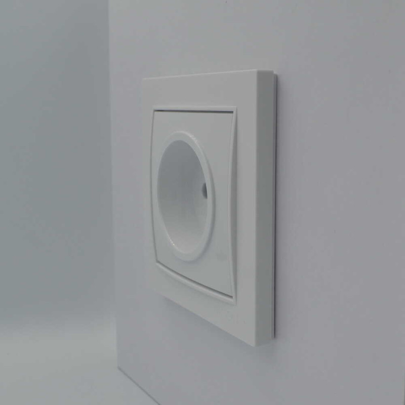 Розетка одинарная б/з NILSON Thor белая 27111015