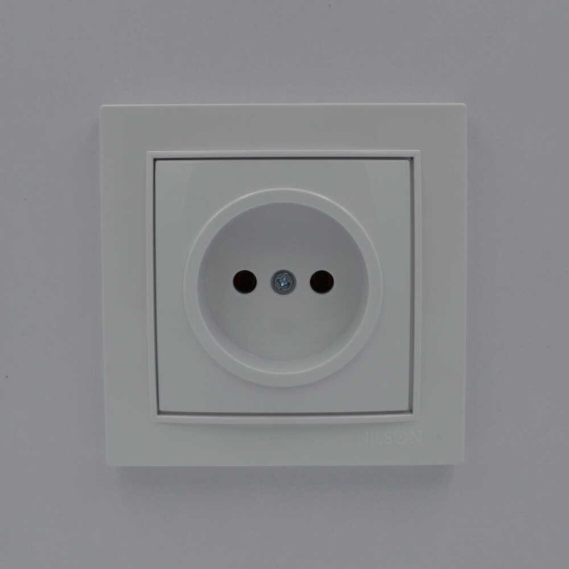 Розетка одинарная б/з NILSON Thor белая 27111015