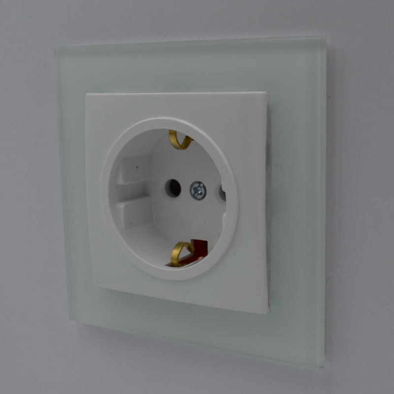 Розетка одинарна з/з NILSON Touran білий 24111017