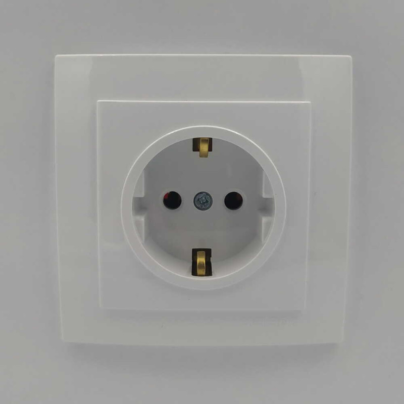 Розетка одинарна з/з NILSON Touran білий 24111017