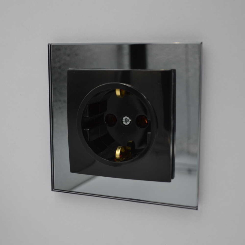 Розетка одинарна з/з NILSON Touran чорна 24221017