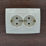 Розетка двухместная с/з NILSON Touran крем 24121025