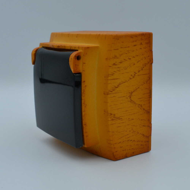 Розетка Nilson Themis дуб 1-на з заземленням з кришкою ( 26251018 )