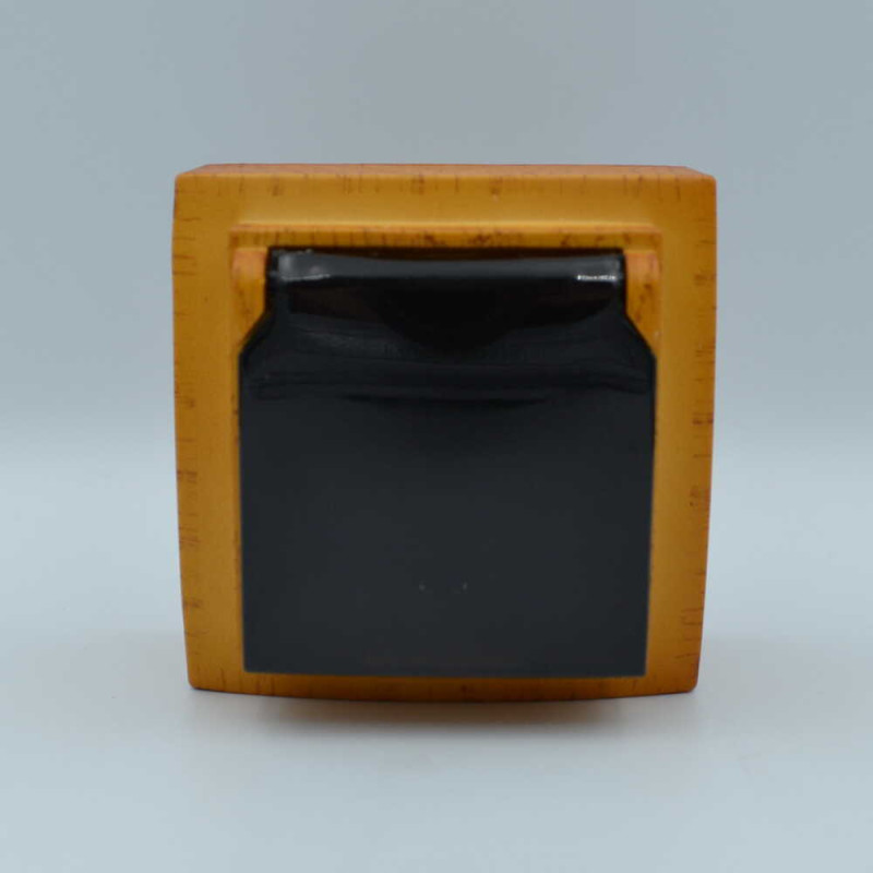 Розетка Nilson Themis дуб 1-на з заземленням з кришкою ( 26251018 )