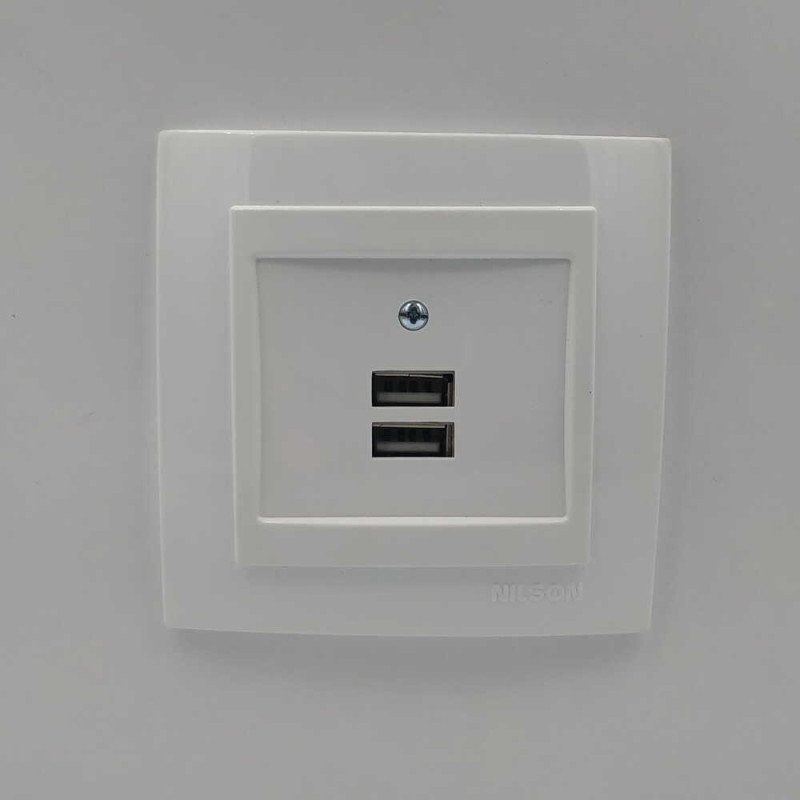 Розетка Nilson Touran белая 2-на USB ( 24111081 )