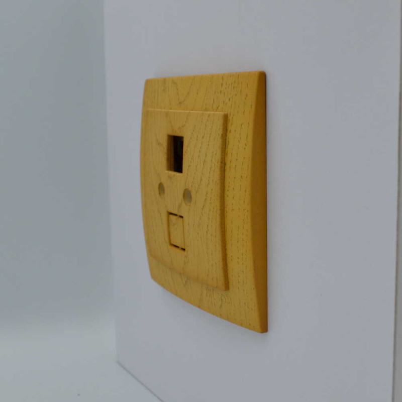 Розетка одинарная компьютерная без модуля NILSON Touran клен 24281042