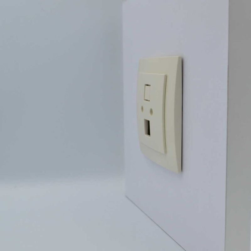 Розетка одинарная компьютерная без модуля NILSON Touran крем 24121042