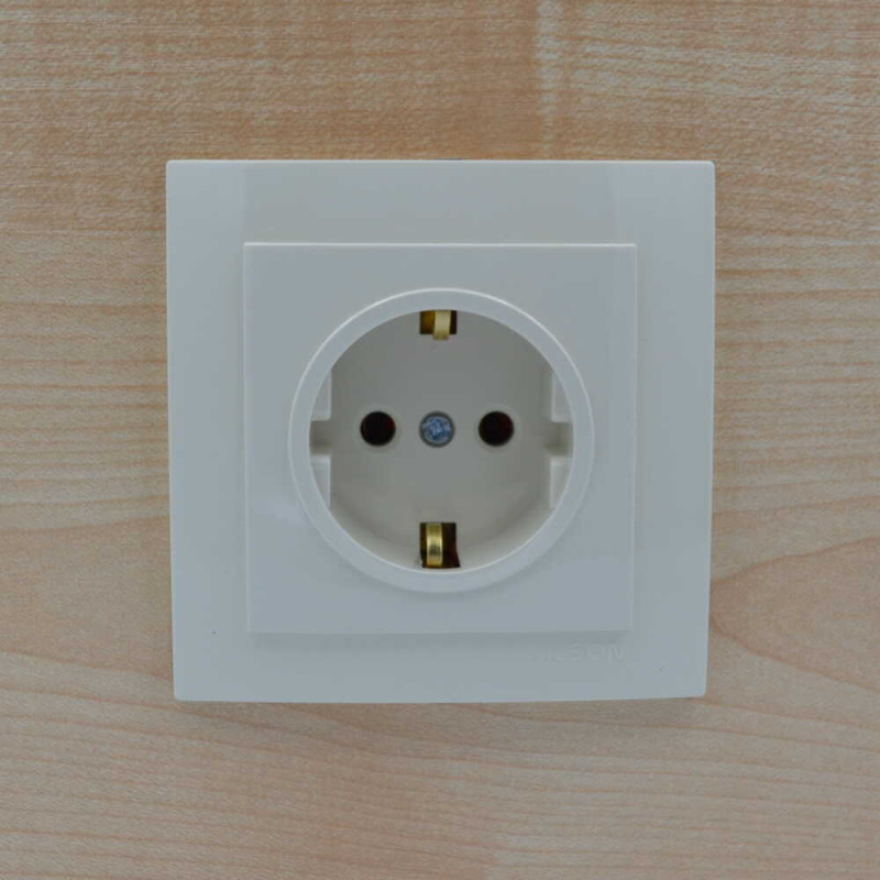 Розетка одинарна з/з NILSON Touran крем 24121017