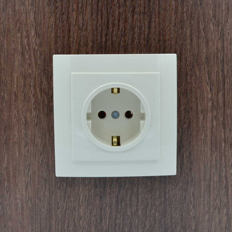 Розетка одинарна з/з NILSON Touran крем 24121017