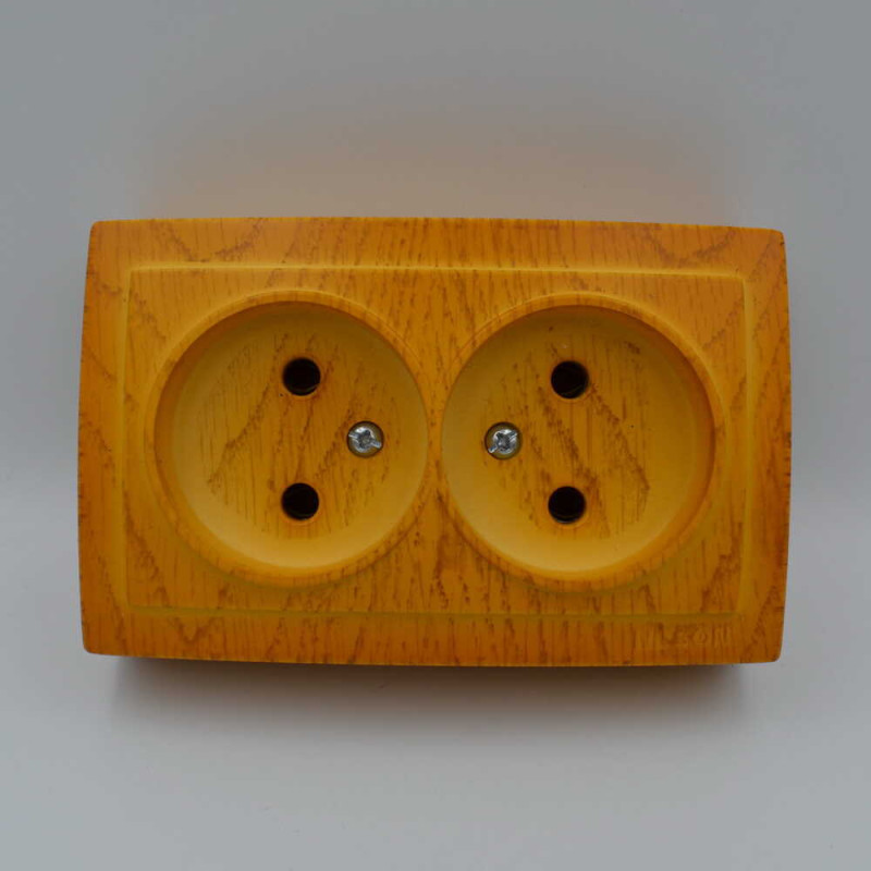 Розетка Nilson Themis дуб 2-я без заземления ( 26251024 )