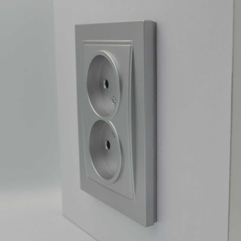 Розетка Nilson Thor серебро 2-я без заземления ( 27131024 )