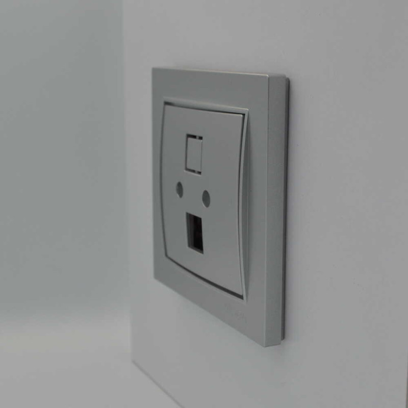 Розетка Nilson Thor серебро компьютерная без модуля ( 27131042 )