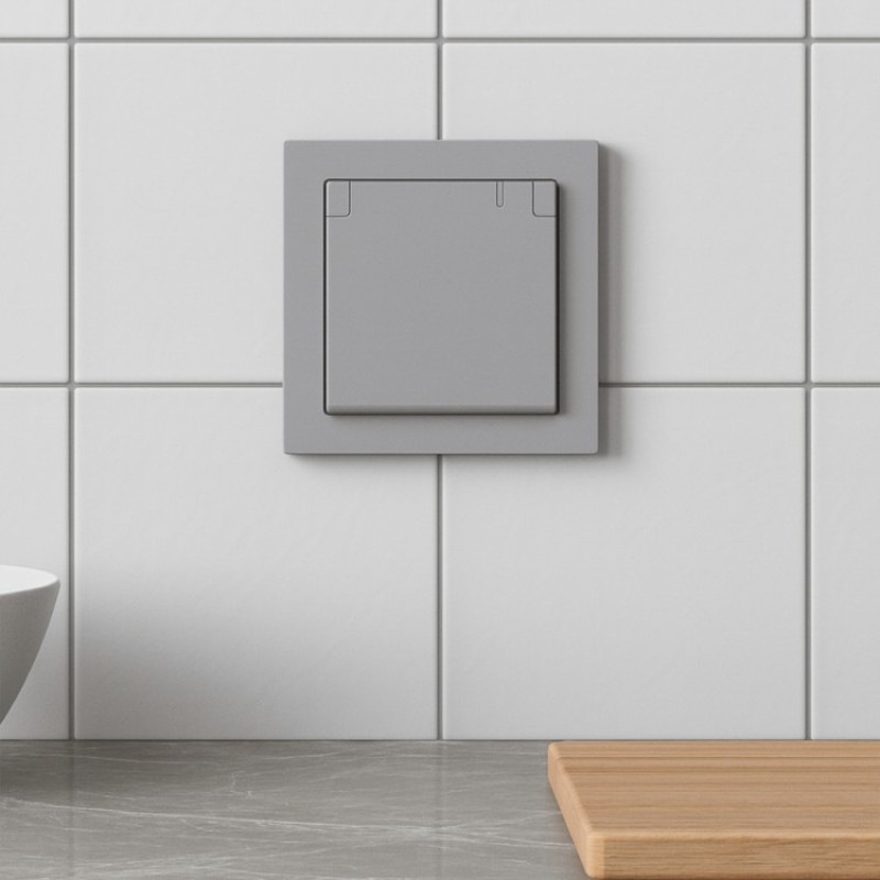 Розетка із заземленням, кришкою та шторками, механізм сірий 16А Soft ER131-G ARDERO (без рамки) 80770