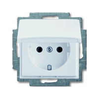 Розетка ABB basic55 белая 1-я с заземлением с крышкой ( 2CKA002018A0350 )
