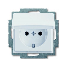 Розетка ABB basic55 белая 1-я с заземлением с крышкой ( 2CKA002018A0350 )